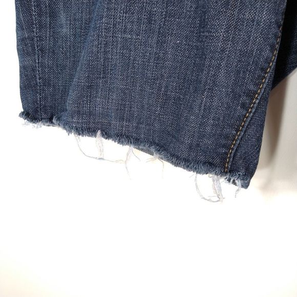 Old Navy The Diva frayed Jean Shorts 2 Regular - Picture 5 of 5